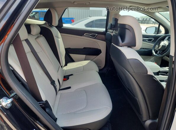 5XYK33DF1TG366306 2026 KIA SPORTAGE Black Вид задньої частини салону