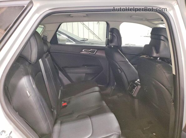 5XYK3CDF3TG366355 2026 KIA SPORTAGE Gray Widok wnętrza z tyłu