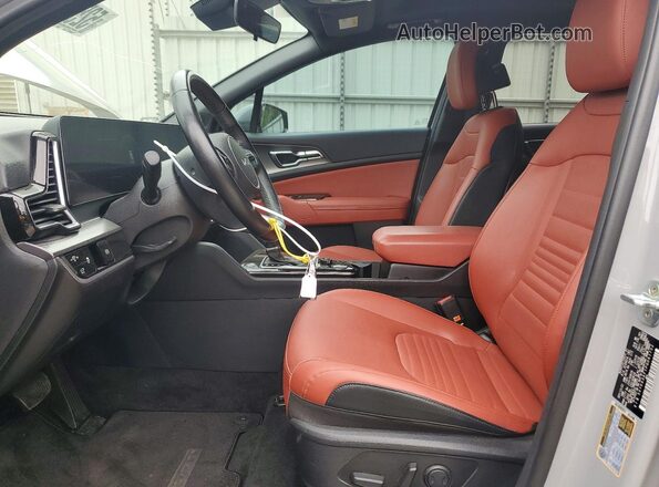 5XYK43AF1PG061752 2023 KIA SPORTAGE Серый Вид салона спереди