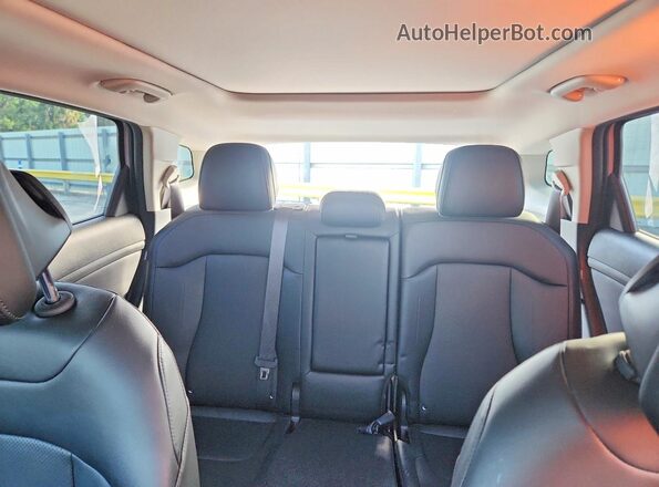 5XYK43DF2SG290879 2025 KIA SPORTAGE Gray Widok tylnych siedzeń