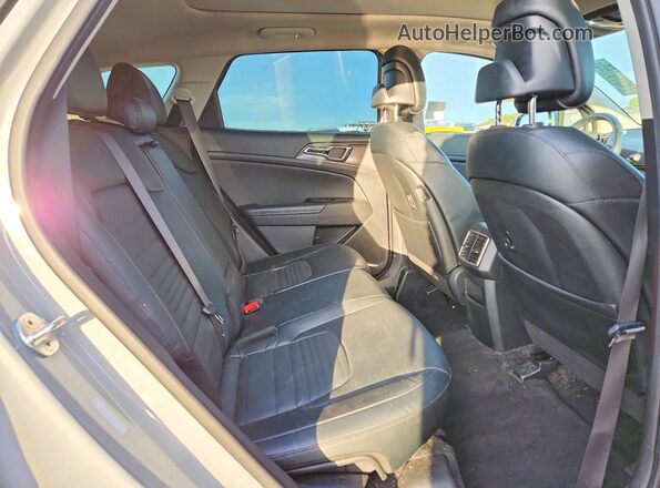 5XYK53DF8RG202439 2024 KIA SPORTAGE Gray Vista interior trasera