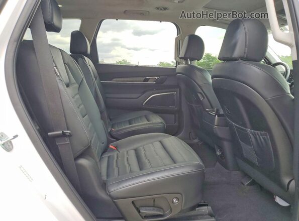 5XYP5DGC7RG441705 2024 KIA TELLURIDE White Widok wnętrza z tyłu