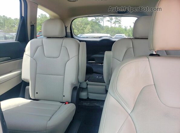 5XYP64GC6RG512499 2024 KIA TELLURIDE White Rear seats view