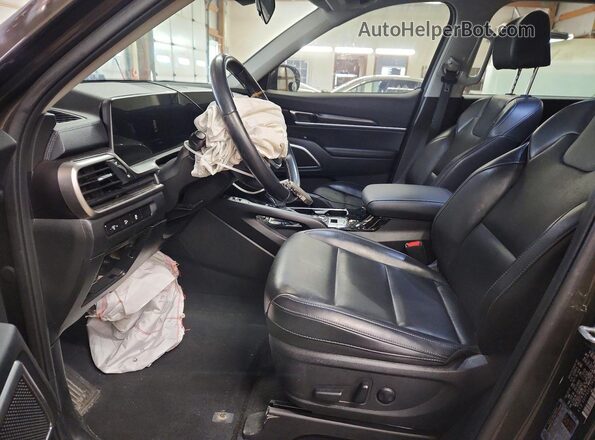 5XYP6DGC7RG496832 2024 KIA TELLURIDE Brown Front interior view