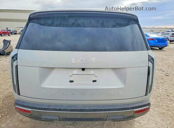5XYPC5S11VG007078 2027 KIA TELLURIDE Silver Вид ззаду