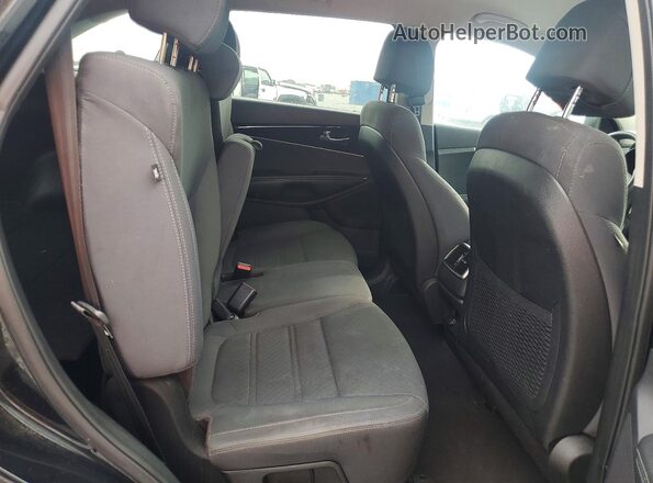 5XYPG4A31HG276641 2017 KIA SORENTO Black Widok tylnych siedzeń