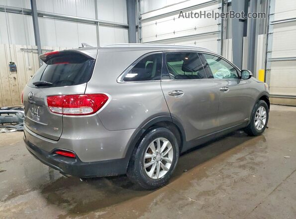 5XYPGDA38GG037604 2016 KIA SORENTO Silver Rear right
