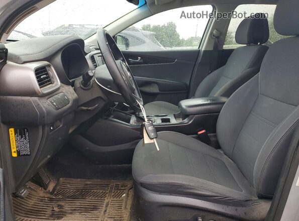 5XYPGDA52GG018452 2016 KIA SORENTO Silver Вид салону спереду