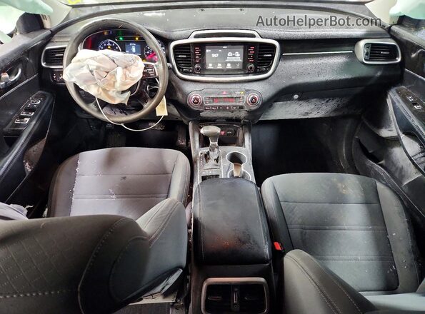 5XYPGDA55KG562002 2019 KIA SORENTO Silver Widok deski rozdzielczej