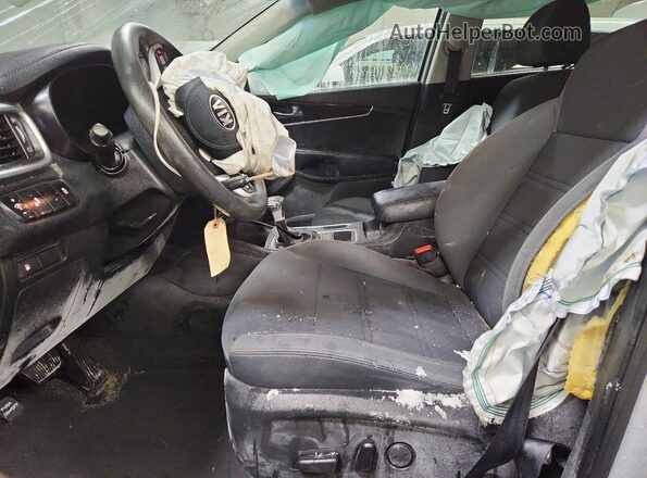 5XYPGDA55KG562002 2019 KIA SORENTO Silver Widok wnętrza z przodu