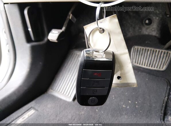 5XYPH4A14HG244584 2017 KIA SORENTO Белый Вид панели приборов