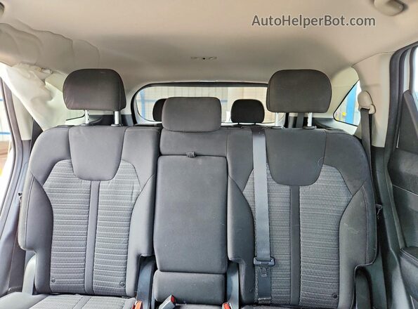 5XYRG4LC4NG076032 2022 KIA SORENTO White Vista de los asientos traseros