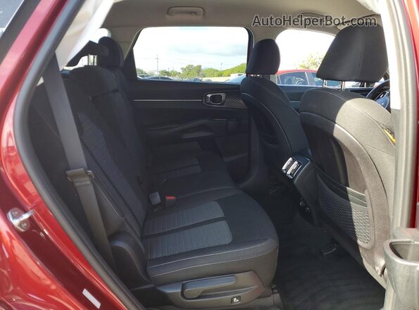 5XYRG4LC7NG076722 2022 KIA SORENTO Красный Вид задней части салона