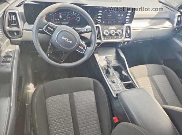 5XYRG4LC7PG227190 2023 KIA SORENTO Silver Vista del salpicadero