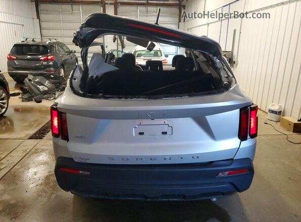 5XYRGDLC0NG091580 2022 KIA SORENTO Silver Vista trasera