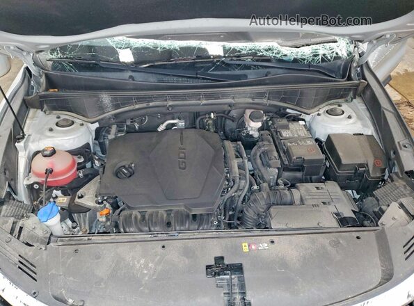 5XYRGDLC0NG091580 2022 KIA SORENTO Silver Vista del compartimento del motor
