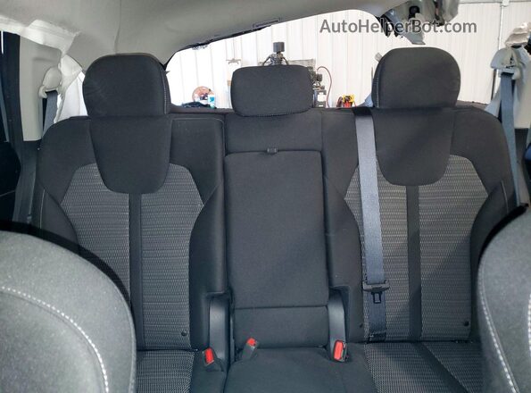 5XYRGDLC0NG091580 2022 KIA SORENTO Silver Vista de los asientos traseros