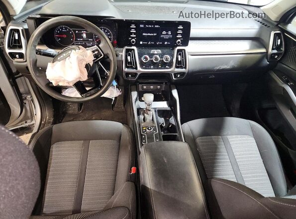 5XYRGDLC8NG084036 2022 KIA SORENTO Silver Vista del salpicadero