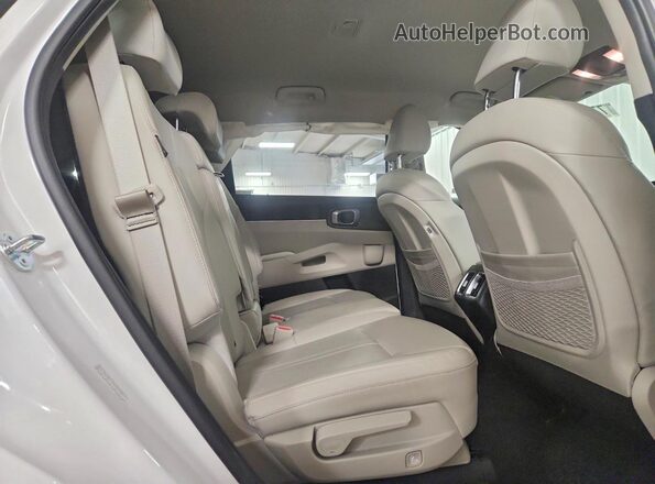 5XYRHDJF6TG424324 2026 KIA SORENTO Белый Вид задней части салона