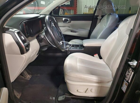 5XYRHDLF4NG104838 2022 KIA SORENTO Черный Вид салона спереди