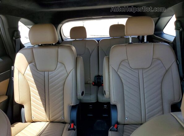 5XYRKDJF8RG303708 2024 KIA SORENTO Black Rear seats view