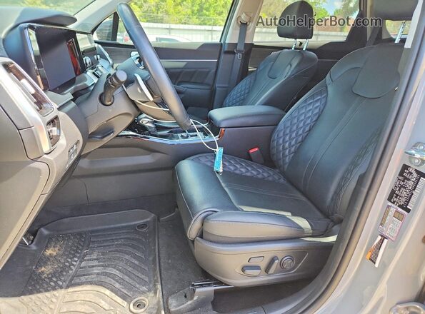 5XYRKDLF6PG232129 2023 KIA SORENTO Gray წინა სალონის ხედი