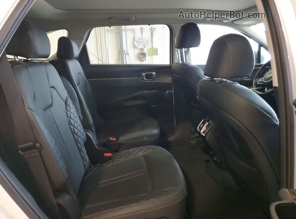 5XYRKDLF8PG161208 2023 KIA SORENTO Белый Вид задней части салона