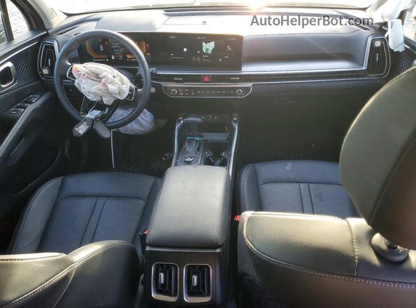 5XYRL4JC3SG374565 2025 KIA SORENTO Серебряный Вид панели приборов