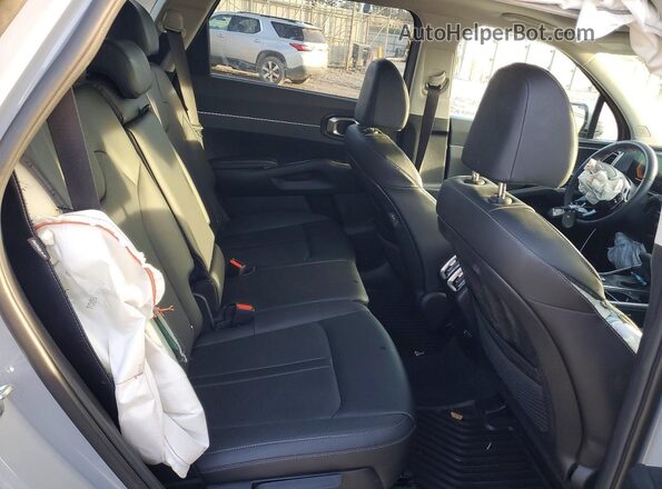 5XYRL4JC3SG374565 2025 KIA SORENTO Серебряный Вид задней части салона
