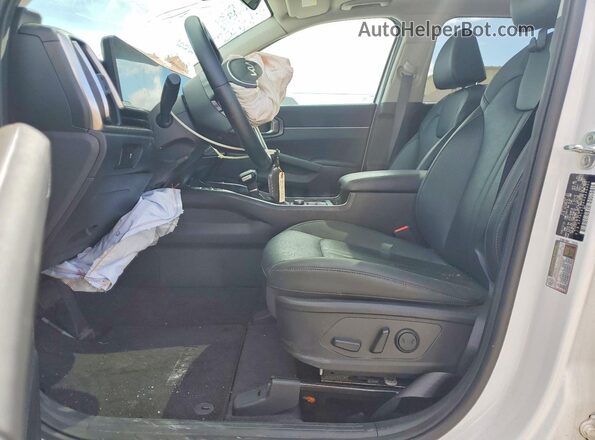 5XYRL4JC6RG265401 2024 KIA SORENTO White Вид салону спереду