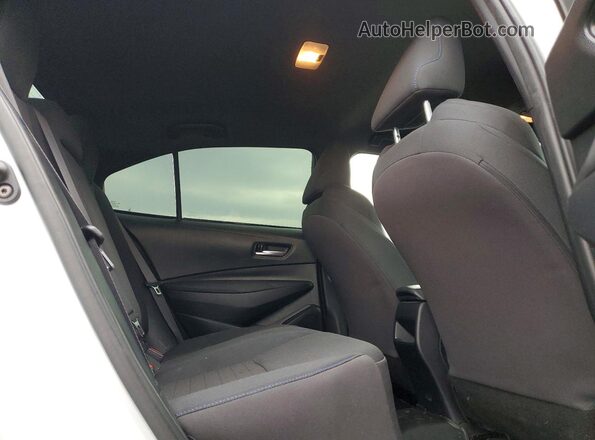 5YFB4MBE4NP132298 2022 TOYOTA COROLLA White Widok tylnych siedzeń