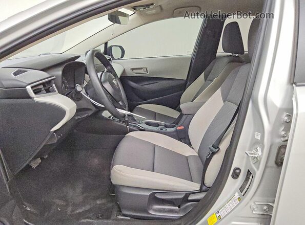 5YFB4MDEXSP330263 2025 TOYOTA COROLLA Silver Widok wnętrza z przodu