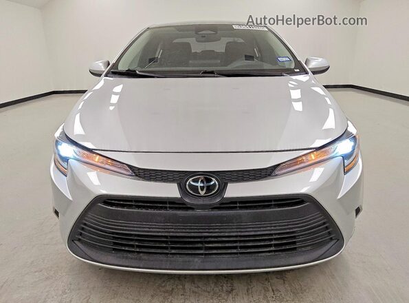5YFB4MDEXSP330263 2025 TOYOTA COROLLA Silver Widok z przodu