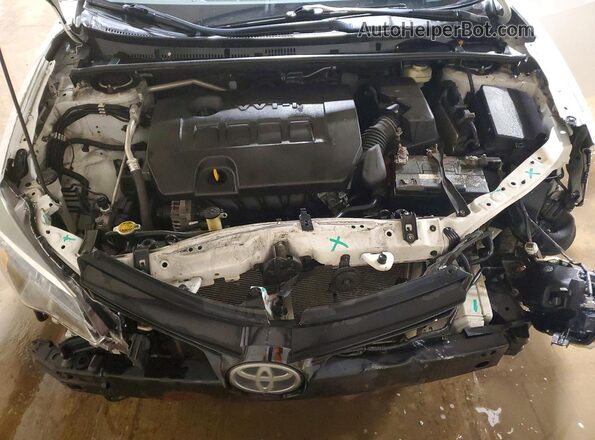 5YFBURHE3HP656776 2017 TOYOTA COROLLA Белый Вид задней части салона