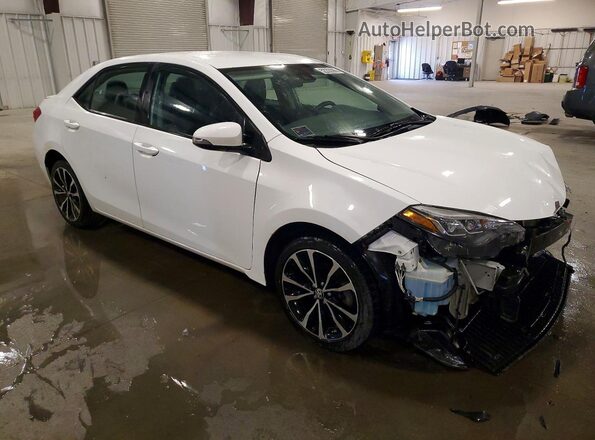 5YFBURHE4HP658231 2017 TOYOTA COROLLA Белый Передняя правая четверть