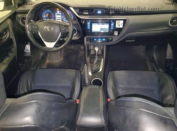 5YFBURHE4HP658231 2017 TOYOTA COROLLA Белый Вид панели приборов