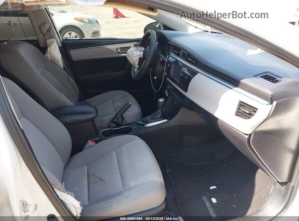 5YFBURHE8GP423927 2016 TOYOTA LL Белый Вид салона спереди