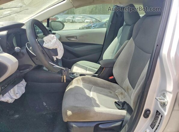5YFDPMAE6MP193460 2021 TOYOTA COROLLA Silver Front interior view