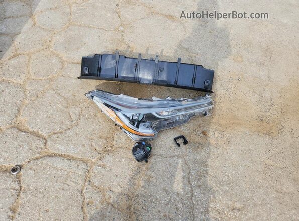 5YFDPRAE5LP107275 2020 TOYOTA COROLLA Teal Engine compartment view
