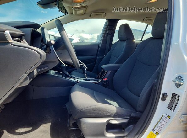 5YFEPMAE2NP322557 2022 TOYOTA COROLLA Белый Вид салона спереди