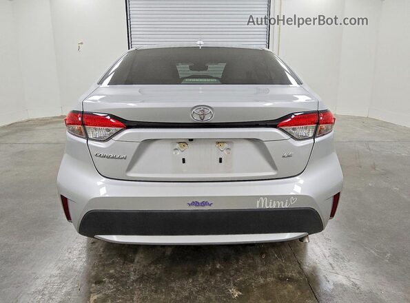 5YFEPMAE2NP384461 2022 TOYOTA COROLLA Серебряный Вид сзади