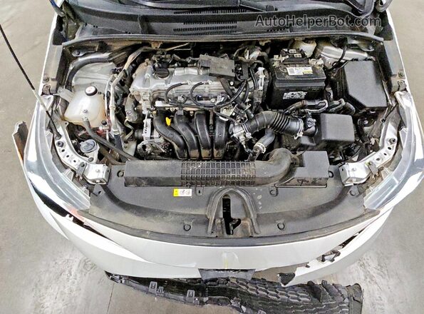 5YFEPMAE2NP384461 2022 TOYOTA COROLLA Серебряный Вид задней части салона