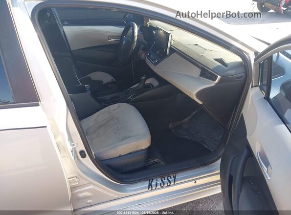 5YFEPMAE8MP165146 2021 TOYOTA COROLLA Silver Вид салону спереду