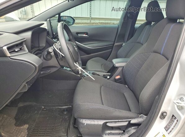 5YFS4MCE1NP114162 2022 TOYOTA COROLLA Silver Front interior view