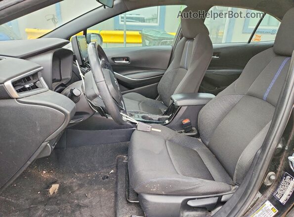 5YFS4MCE9NP130836 2022 TOYOTA LL Черный Вид салона спереди