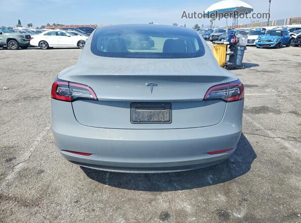 5YJ3E1EA2NF157253 2022 TESLA MODEL Gray Widok z tyłu