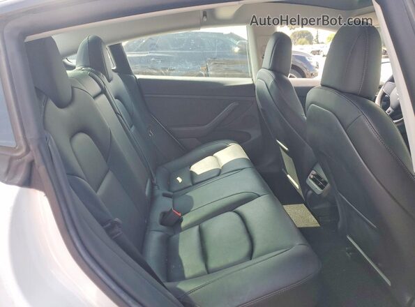 5YJ3E1EA2NF157253 2022 TESLA MODEL Gray Widok tylnych siedzeń