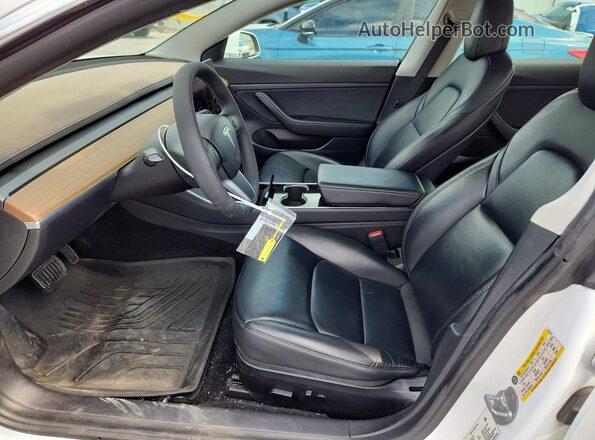 5YJ3E1EA3LF802473 2020 TESLA MODEL Белый Вид салона спереди