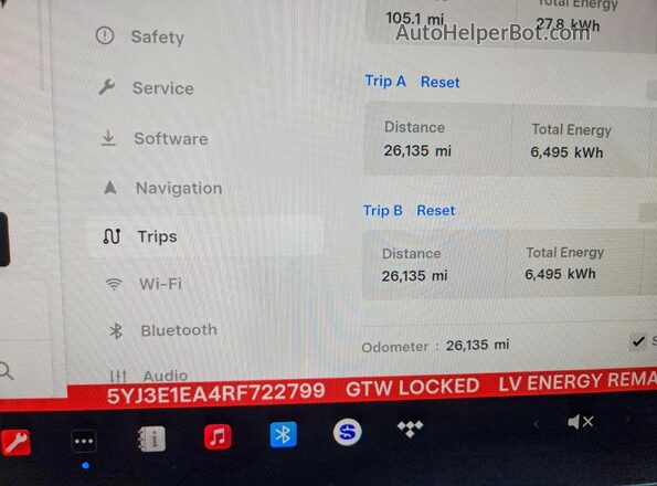 5YJ3E1EA4RF722799 2024 TESLA MODEL Красный Вид щитка приборов