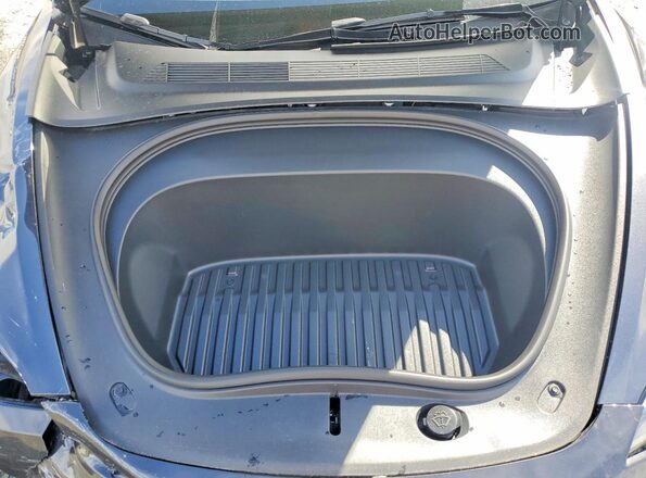 5YJ3E1EA6RF831796 2024 TESLA MODEL Gray Vista interior trasera